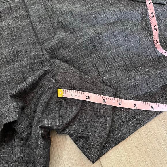 Daisy Fuentes Women’s Onyx Crosshatch Shorts Size 12 - Picture 7 of 8